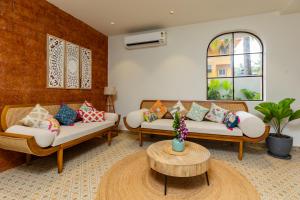 صورة لـ 6BR Luxe Villa with Pool Near Beach في كاندوليم