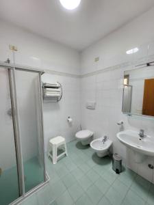 Koupelna v ubytování Casa Beniamino + 37 fotografií