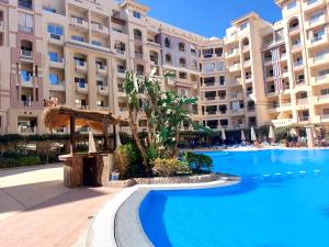 Bazén v ubytování Florenza Khamsin Resort studio N4 and S210 nebo v jeho okolí