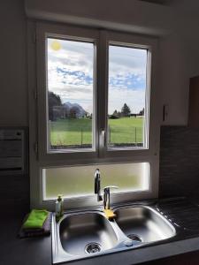 Køkken eller tekøkken på La Maison des Rosiers + 30 billeder