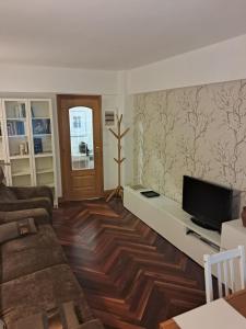 Μια τηλεόραση ή/και κέντρο ψυχαγωγίας στο Mallonako