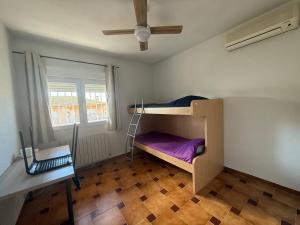 Ένα ή περισσότερα κρεβάτια σε δωμάτιο στο Primera planta completa, El Álamo +21 φωτογραφίες