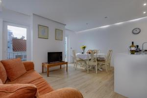 TV a/nebo společenská místnost v ubytování Lagos City Centre T2