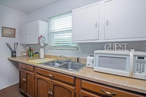 Imagen de la galería de Harveys House - STUDIO Attached Apartment - Fort Gibson lake area, en Fort Gibson