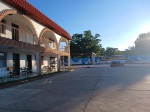 Budova, kde se penzion – hostinec nachází