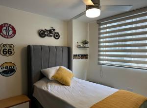 Modern & Spacious 3BRD Apt - Perfect Location! 객실 침대 사진 37개 이상