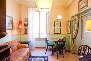 A seating area at Poggio Imperiale Apartments