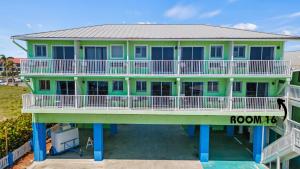 Balkón nebo terasa v ubytování Oceanfront Inn Room #16- Ocean View Balcony 2 Full Beds