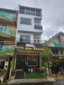 Tòa nhà nơi khách sạn tọa lạc