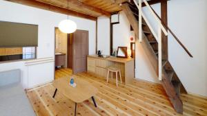 Kuchyň nebo kuchyňský kout v ubytování NIPPONIA HOTEL Takehara Saltworks Town