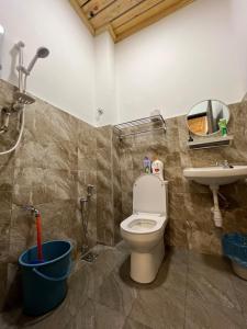 Bilik mandi di Luxury Event-house 3BR - For 8 to 12Pax +11 gambar