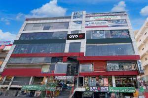 Supermarket nebo jiné obchody v  hotelu nebo okolí