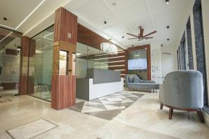 Ruang duduk di Kaashvi Residency - Managed by Atithi House