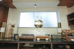 Dapur atau dapur kecil di Kaashvi Residency - Managed by Atithi House