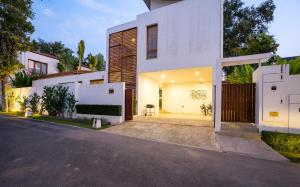 Το κτήριο όπου στεγάζεται  η βίλα