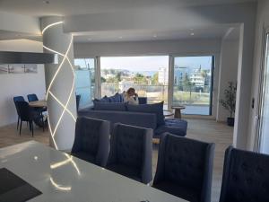 Χώρος καθιστικού στο Utopia Suit