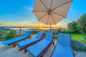 Fotografie z fotogalerie ubytování 5 bedroom family villa in Makarska, heated pool and jacuzzi v destinaci Makarska