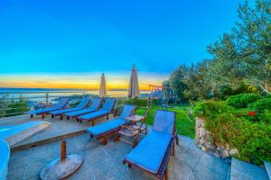 Fotografie z fotogalerie ubytování 5 bedroom family villa in Makarska, heated pool and jacuzzi v destinaci Makarska