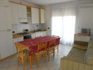 Kuchyň nebo kuchyňský kout v ubytování Villa Cortina + 30 fotografií