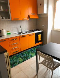 Kuchyň nebo kuchyňský kout v ubytování La casetta di Nina