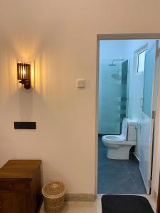 Koupelna v ubytování LaRoy FutureStay - Smart Hotel Mirissa