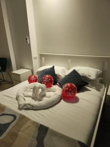 Giường trong phòng chung tại Orange boutique rooms