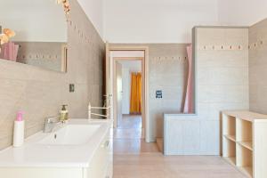 A bathroom at Villa Regno di Toscana