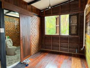 Ένα μπάνιο στο Khamban homestay ค้ำบ้านโฮมสเตย์