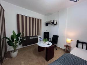 TV a/nebo společenská místnost v ubytování Niche Room Near To Airport, Nasr City + 10 fotografií