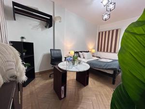 Postel nebo postele na pokoji v ubytování Niche Room Near To Airport, Nasr City