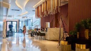 Ο χώρος του λόμπι ή της ρεσεψιόν στο The Astra Luxury Condo near old town +125 φωτογραφίες