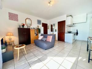 Kuchyň nebo kuchyňský kout v ubytování Voile de Mer 1 - Les Pieds dans l'eau, CLIM, Wifi, 2 personnes