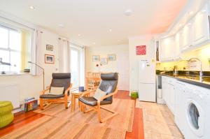 Η κουζίνα ή μικρή κουζίνα στο Shanklin Stunning Sea Views