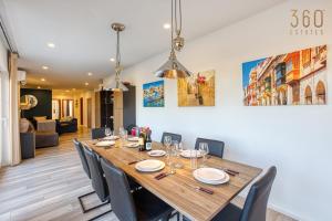 Posezení v ubytování Beautiful 3BR designer home with WIFI, AC and Balcony + 52 fotografií