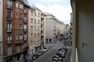 Galeriebild der Unterkunft Budapest Downtown Apartments with Balcony & optional Garage & Restaurant in the building in Budapest