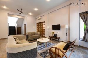 TV a/nebo společenská místnost v ubytování EKOSTAY - Saturn Villa + 13 fotografií