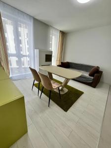 Μια τηλεόραση ή/και κέντρο ψυχαγωγίας στο New Apartments