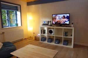 Μια τηλεόραση ή/και κέντρο ψυχαγωγίας στο Holm 17