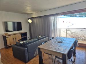 Μια τηλεόραση ή/και κέντρο ψυχαγωγίας στο Appartement au pied des pistes, Les jouvencelles