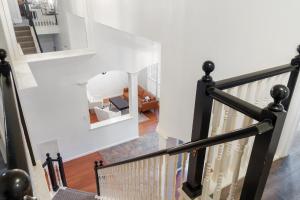 Fotografija u galeriji objekta Heated Pool PoolTable HotTub Sleeps 16 Renovated u gradu Makini