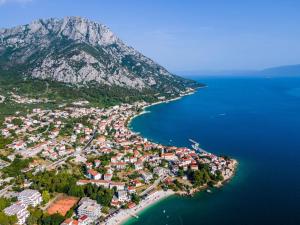 an aerial view of a town next to the water at Apartment Graciela in Gradac