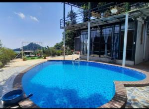 Hồ bơi trong/gần Daisy Homestay Tam Đảo