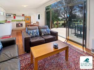 Ruang duduk di Island Haven Villa, Resort Phillip Island