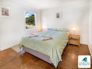 Katil atau katil-katil dalam bilik di Island Haven Villa, Resort Phillip Island +27 gambar