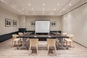 The business area and/or conference room at Hotel Madrid Alameda Aeropuerto, Affiliated by Meliá