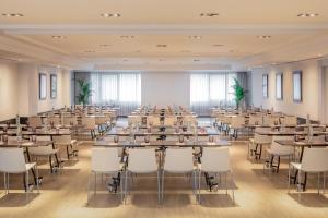 The business area and/or conference room at Hotel Madrid Alameda Aeropuerto, Affiliated by Meliá