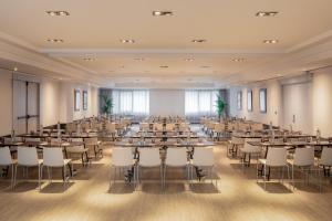 The business area and/or conference room at Hotel Madrid Alameda Aeropuerto, Affiliated by Meliá