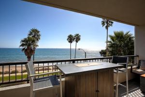 Gallery image of Beachfront Hideaway in Santa Barbara +47 photos