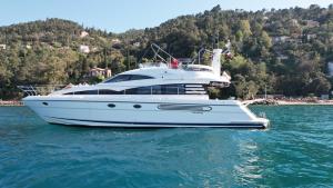 Příroda nedaleko ubytování na lodi