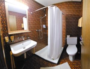 Bilik mandi di Gasthof Tenne